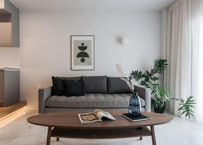 Marvelous 2Br Apartments With Balcony By Upstreet