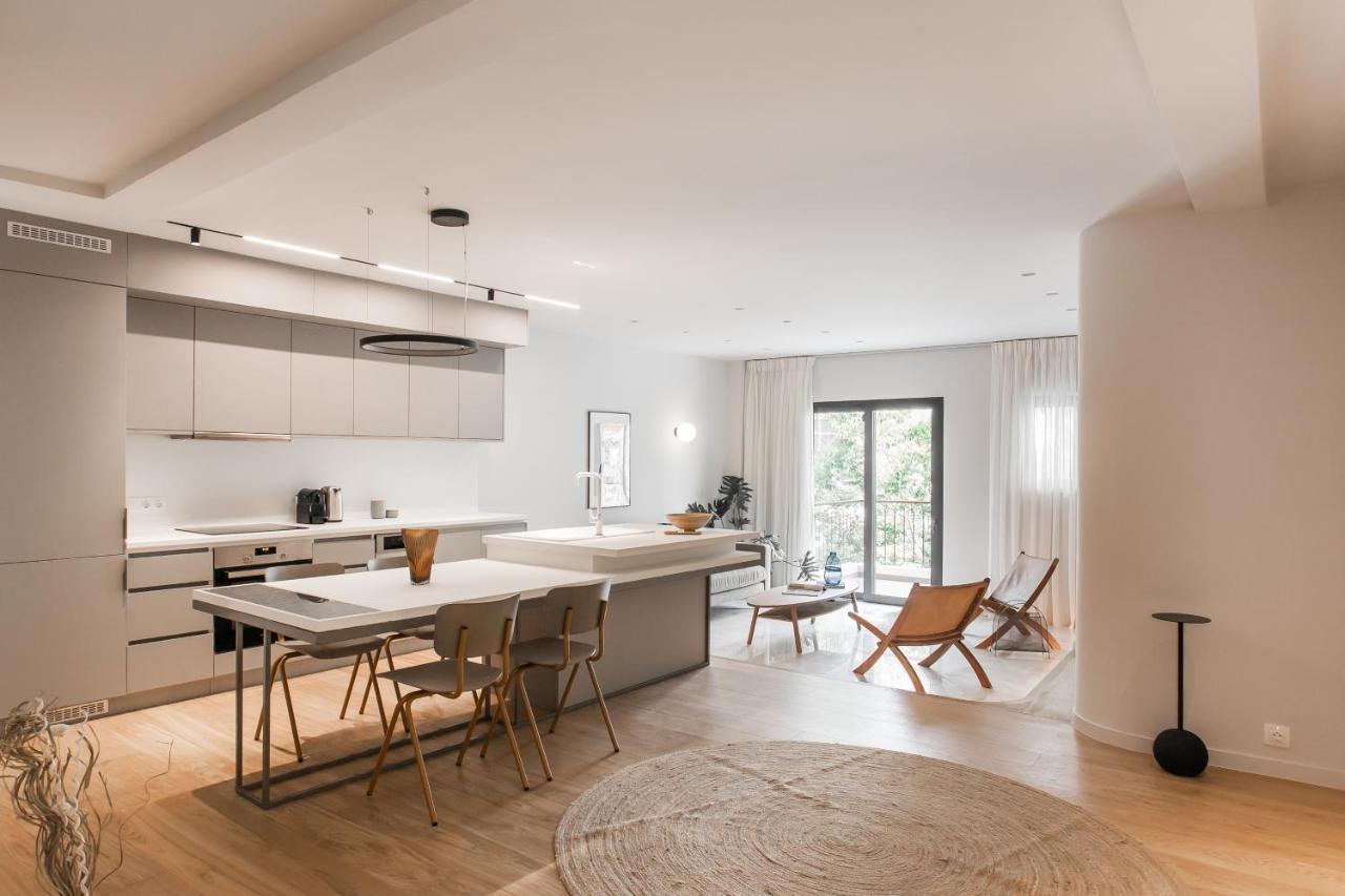 Marvelous 2br With Balcony By Upstreet
