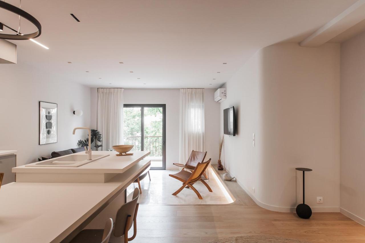 Διαμέρισμα Marvelous 2br With Balcony By Upstreet
