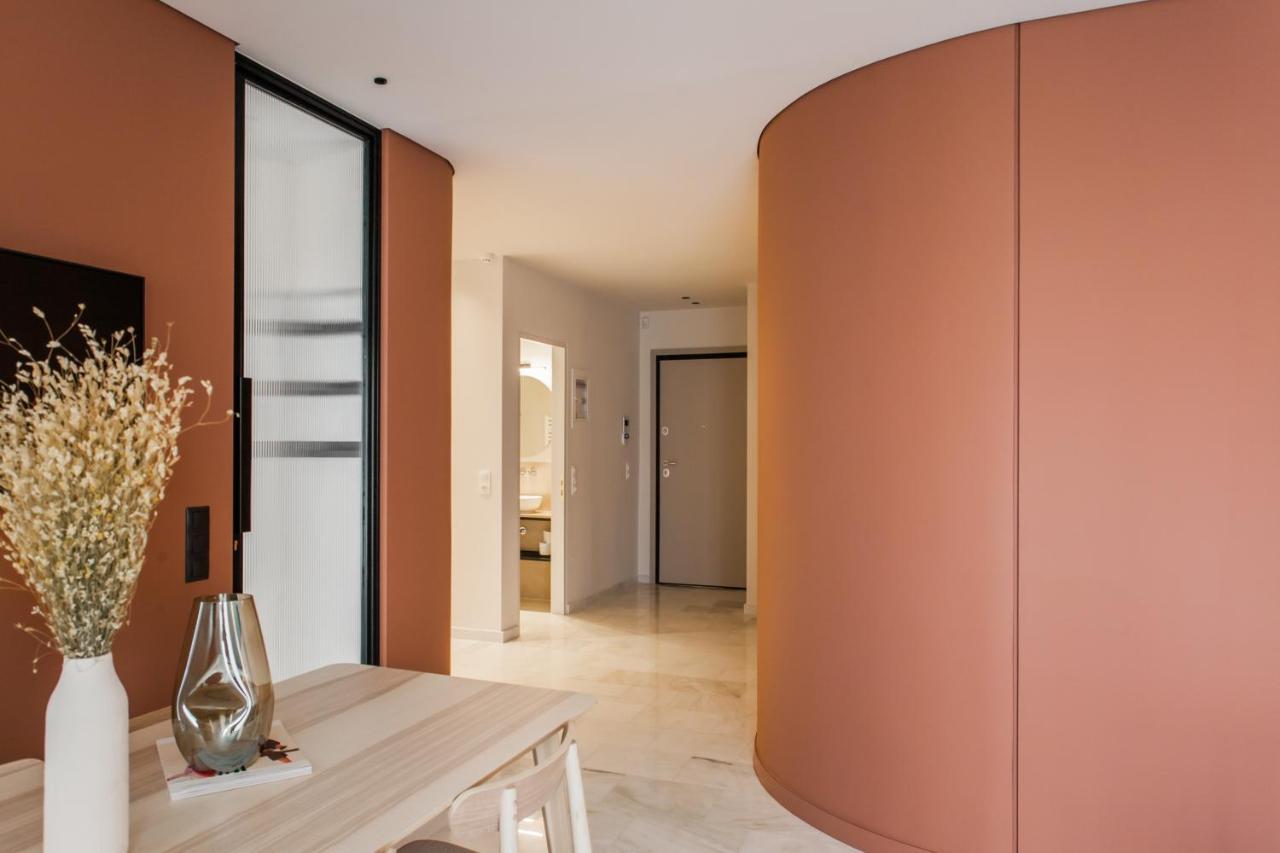 Marvelous 2br With Balcony By Upstreet Apartmán